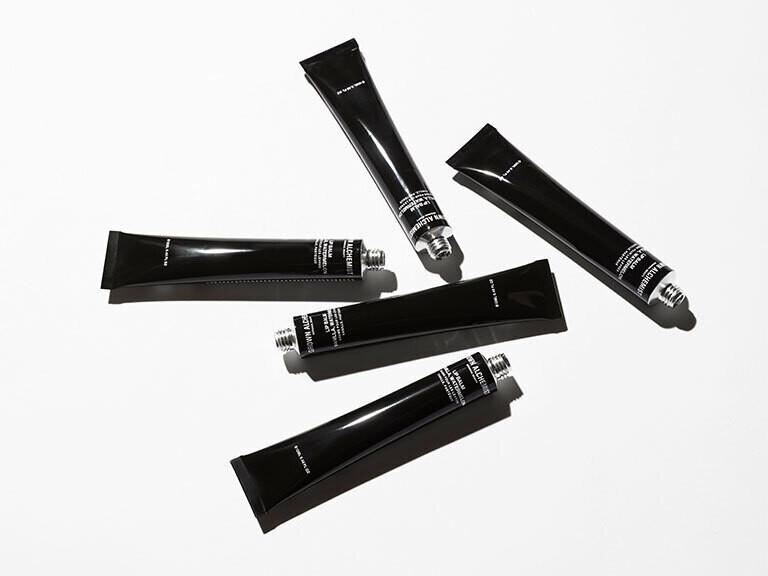 Resized Media/GRWNLCR1060571 Hydra Restore Lip Balm Lifestyle Images