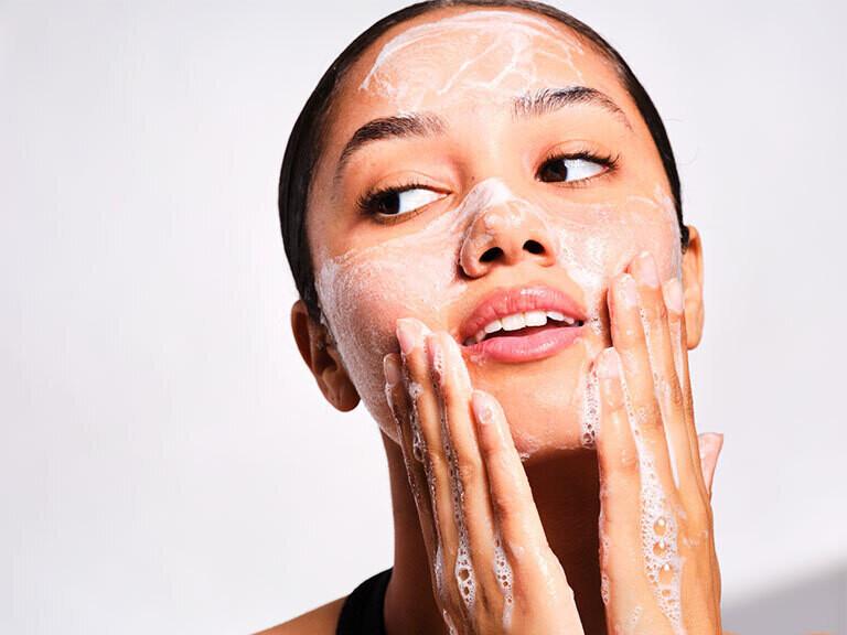 Resized Media/INNBEAUTY KEEPITCLEAN FULL LIFESTYLE3