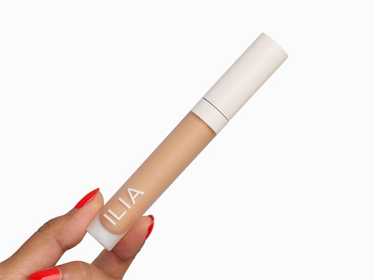 Resized Media/IliaBeautyTrueSkinSerumConcealerinWasabi InHand 2225