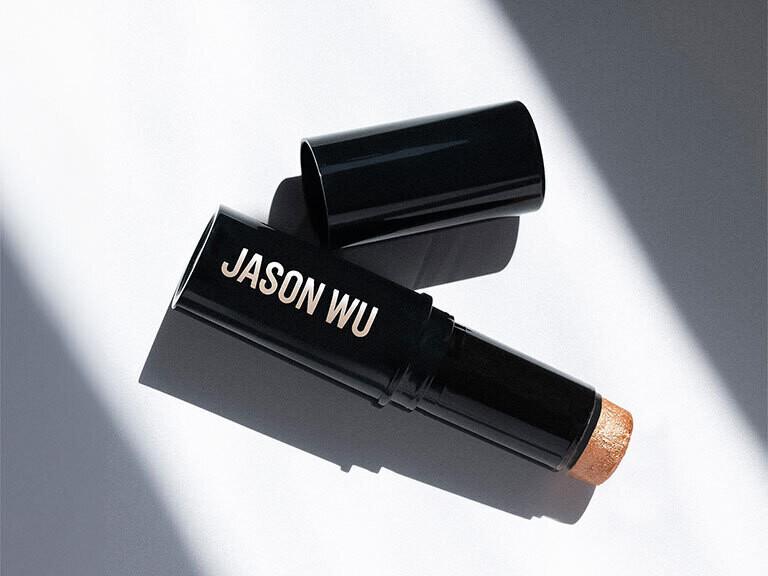Resized Media/JASOCHK1069269 Shimmer Stick FULL Lifestyle Pac Shot