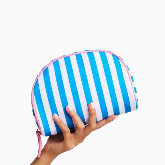 Resized Media/JulyIn Hand MYSTERYBAGS Full 0953