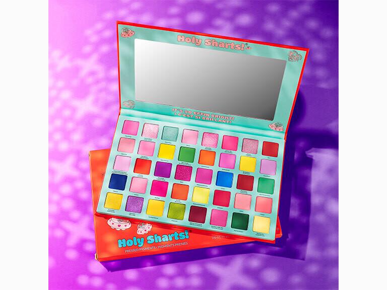 Resized Media/KIMCPAL1065157 HS ItsSoEffinBright LifestyleShot FULL 1