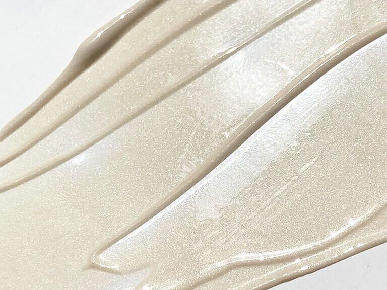 Resized Media/KJAECMP2000001 KJAERWEIS THEBEAUTIFULPRIMER NA SAMPLE Swatch Shot