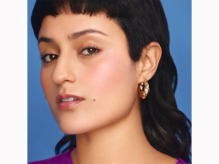 Resized Media/KULFCHK1061609 PORTRAIT5 LUCKY LOTUS 0002 1