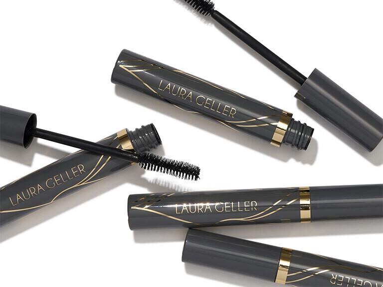 Resized Media/LGELEYE1045968 LG AlwaysThereLengtheningMascara Lifestyle4