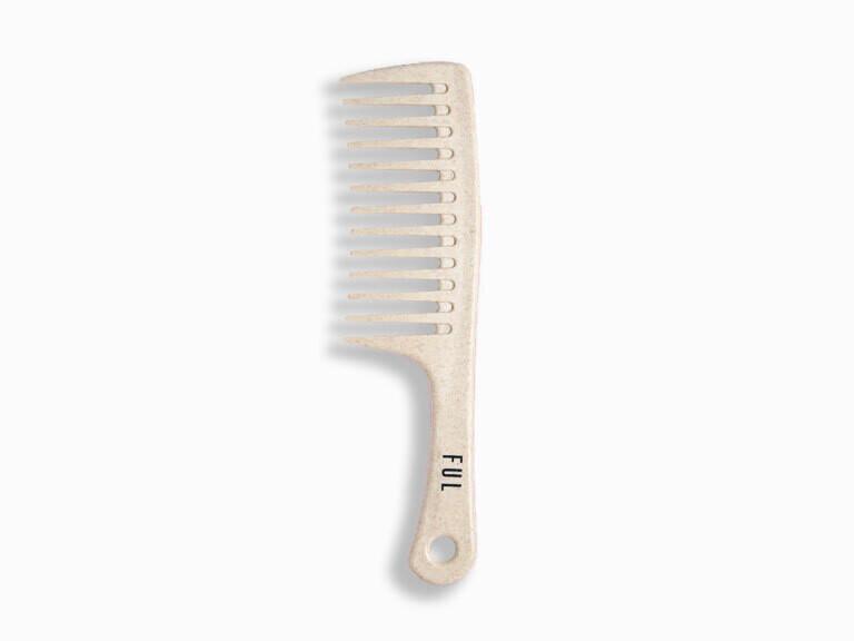 Resized Media/LNDNHTL1069256 FUL London Wide Tooth Comb