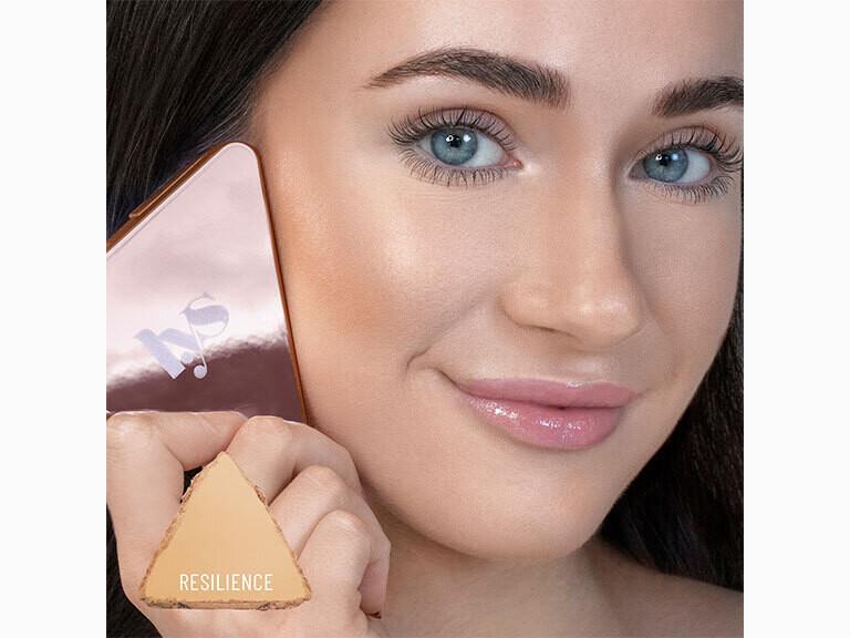 Resized Media/LYSBCMP2000001 S2437507 Av 01 Copy 2