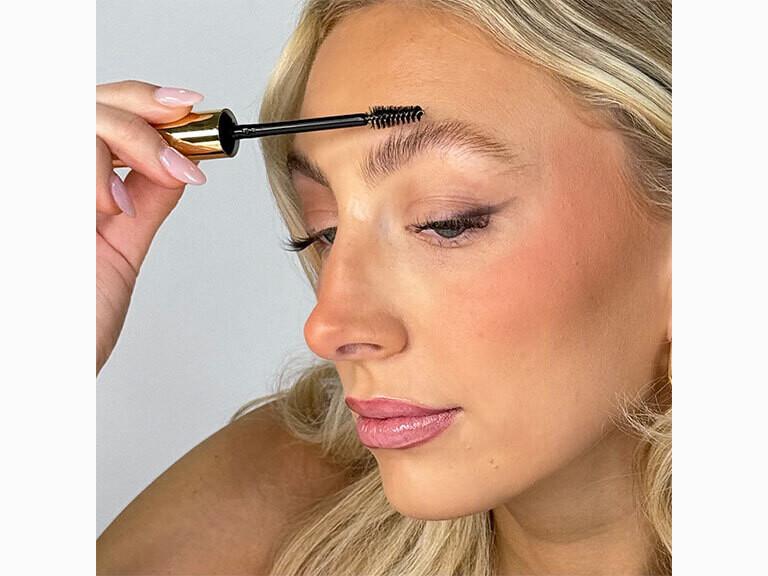 Resized Media/Lavaa Beauty Brow Gel Clear Full Lifestyle2 1