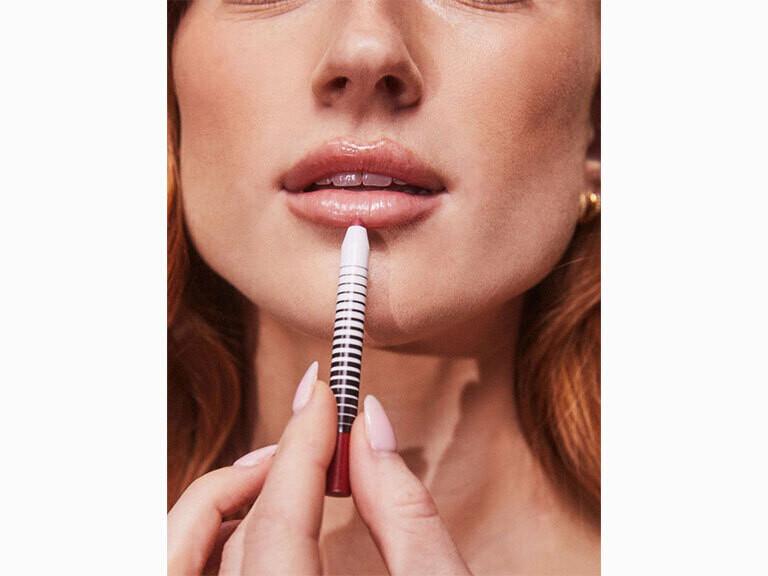 Resized Media/LipLiner PrettySpicy Lifestyle