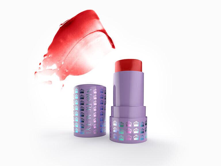 Resized Media/MOBYLIP1060628 MO BEAUTYSHOP MO JELLYBLUSH LIPTINT CHILICRISP FULL Lifestyle Shot FKA Chilli Chill MOBYLIP1060628