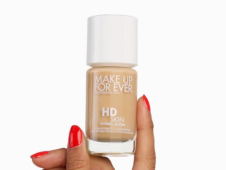 Resized Media/MakeupForeverHDSkinHyraGlowin1N14 InHand 2358 1