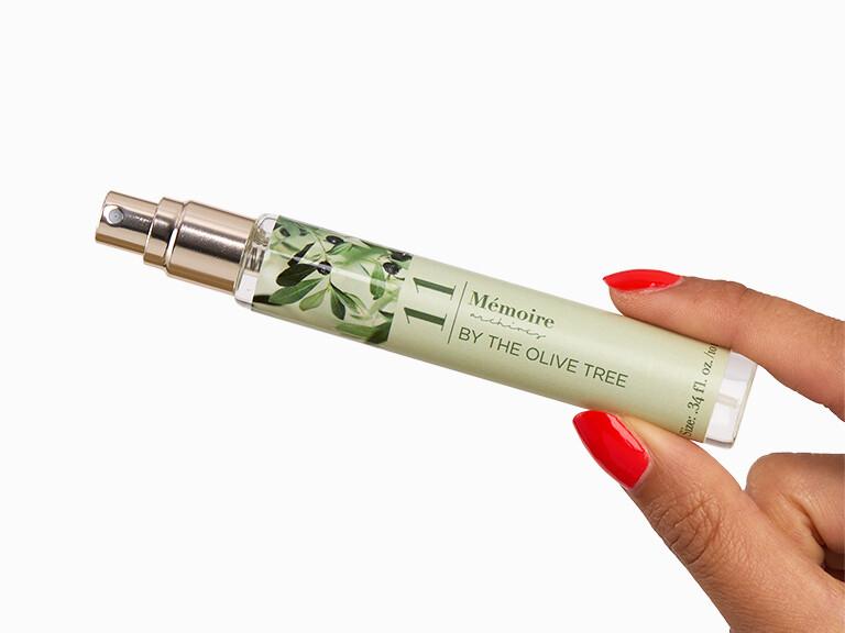 Resized Media/MemoireArchivesBytheOliveTreePerfume InHand 2398