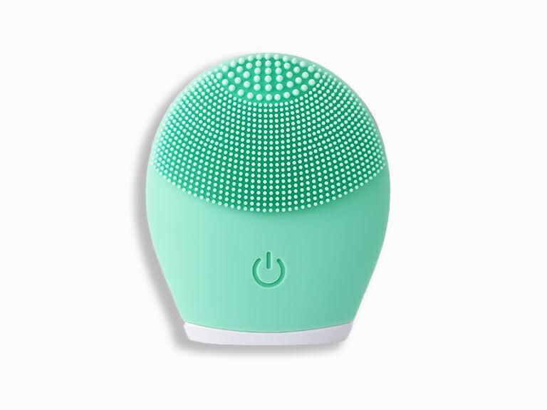 Resized Media/NUOVSTL1072930 Nuovaluce LumiCleanse Sonic Facial Brush1