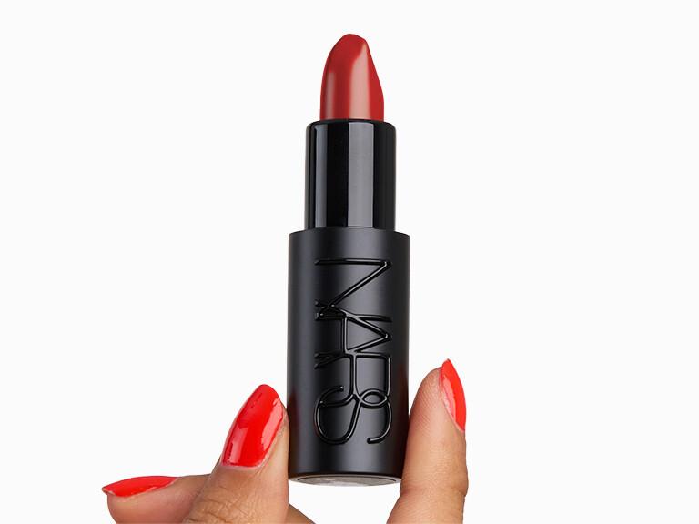 Resized Media/NarsExplicitLipstickinNoStrings InHand 2351 1