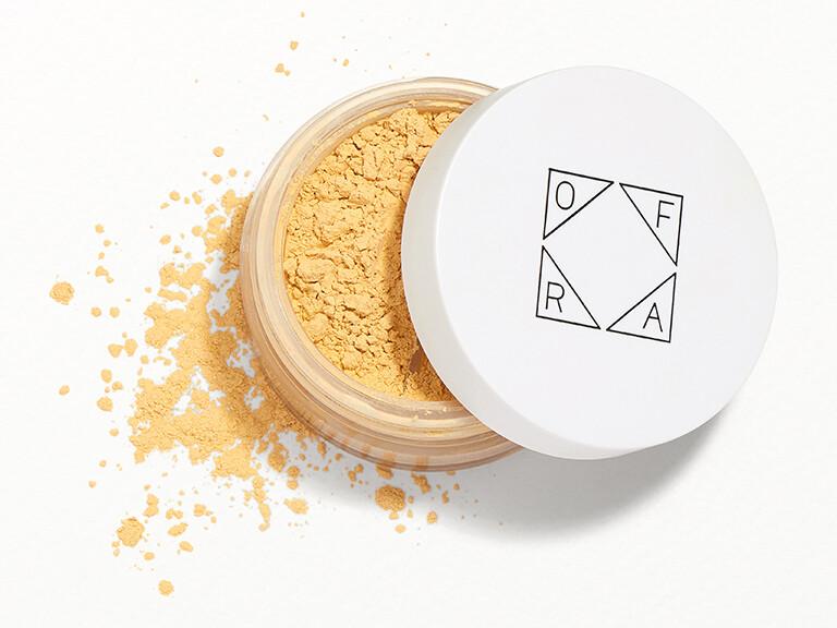 Resized Media/OFRAAirBrushSettingPowder OilControl Banana Swatch