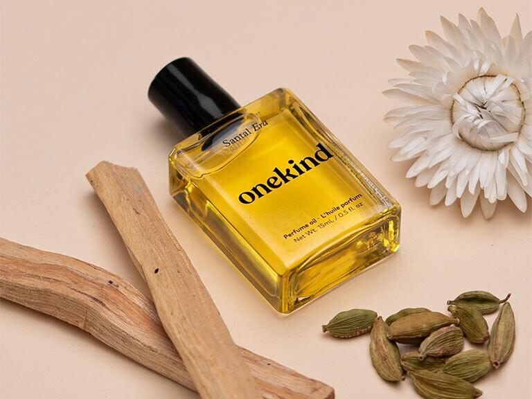 Resized Media/ONEKFRA1073182 ONEKIND SANTALERAPERFUMEOIL FULL4 2025 08 07 20 39