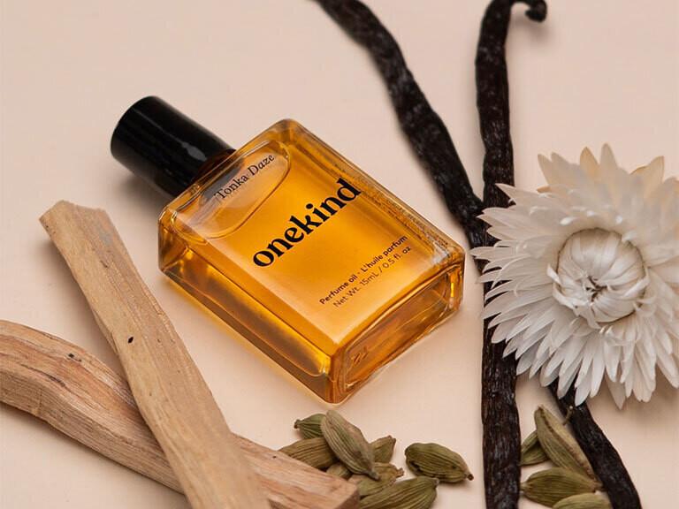 Resized Media/ONEKFRA1073183 ONEKIND TONKADAZEPERFUMEOIL FULL4