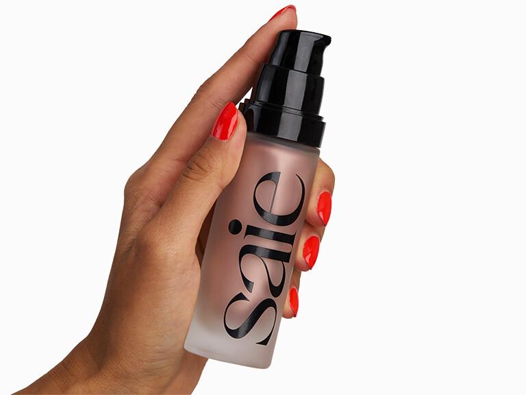 Resized Media/SAIEBEAUTYGlowySuperGelIlluminatorRoseglow InHand 2101