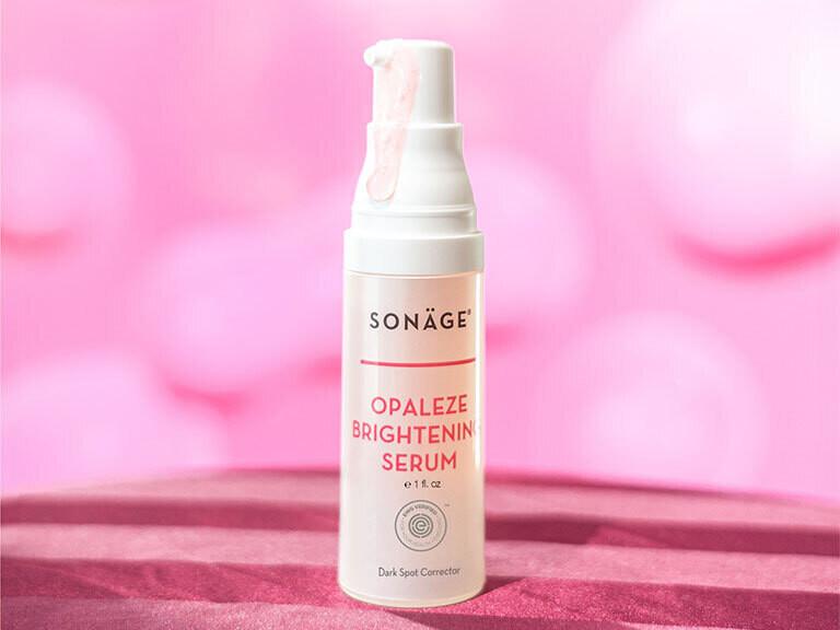 Resized Media/SNAGTRT1057139 SONAGE OPALEZE BRIGHTENING SERUM LIFESTYLE2