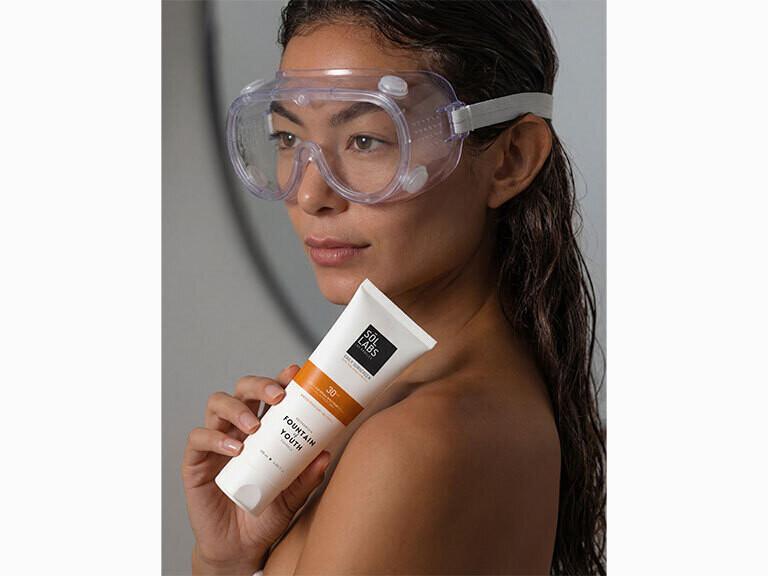 Resized Media/SOLLABS SPF30 LOTION LIFESTYLE