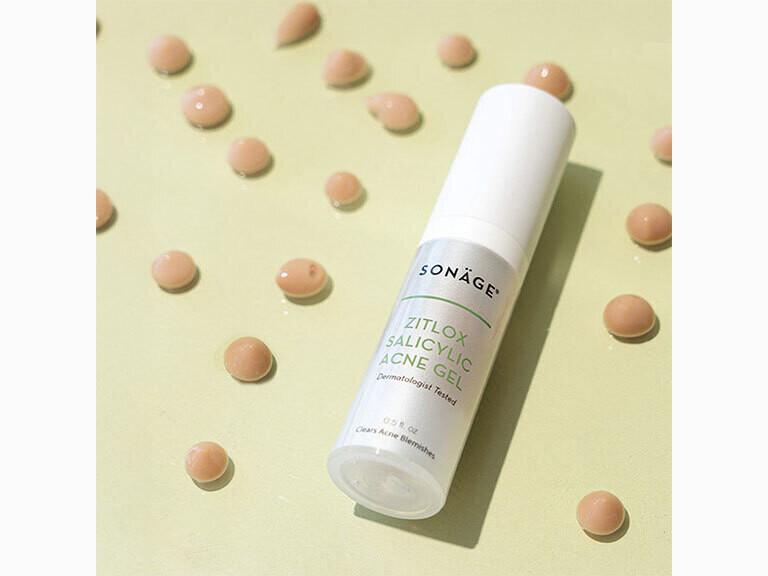 Resized Media/SONAGE ZITLOX SALICYLIC ACNE GEL LIFESTYLE