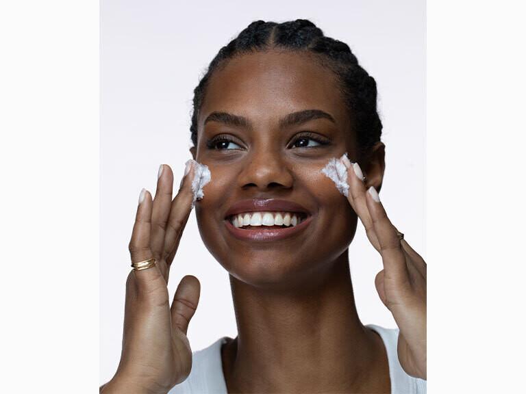 Resized Media/STRIP MAKEUP Whipped Coconut Makeup Remover White FULL7