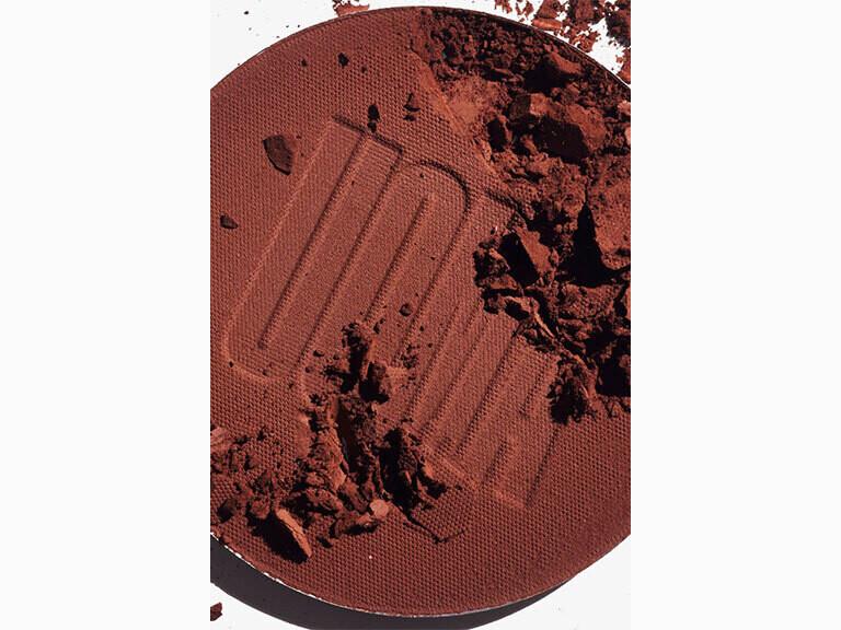 Resized Media/UOMACHK1074224 DOUBLE TAKE SCULPTING AND BRONZING POWDER BRONZE VENUS FULL 2 1