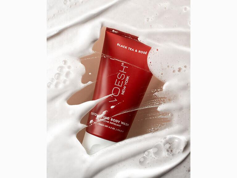 Resized Media/VOESBOD2000004 VOESH EXFOLIATINGBODYWASH BLACKTEAROSE FULL 05