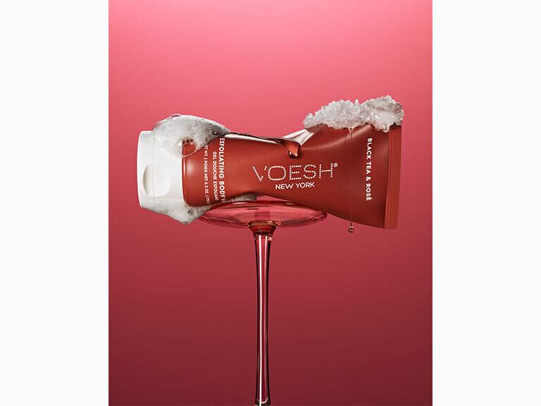 Resized Media/VOESH EXFOLIATINGBODYWASH BLACKTEAROSE FULL 03