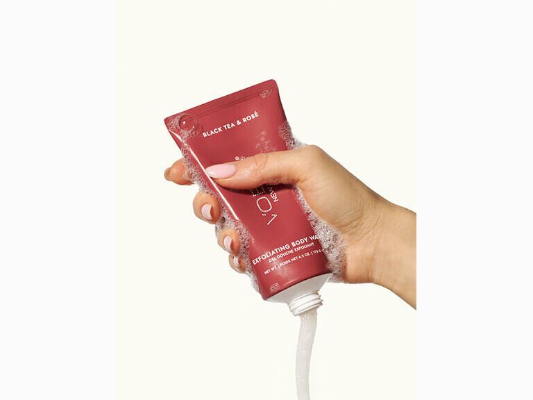Resized Media/VOESH EXFOLIATINGBODYWASH BLACKTEAROSE FULL 04