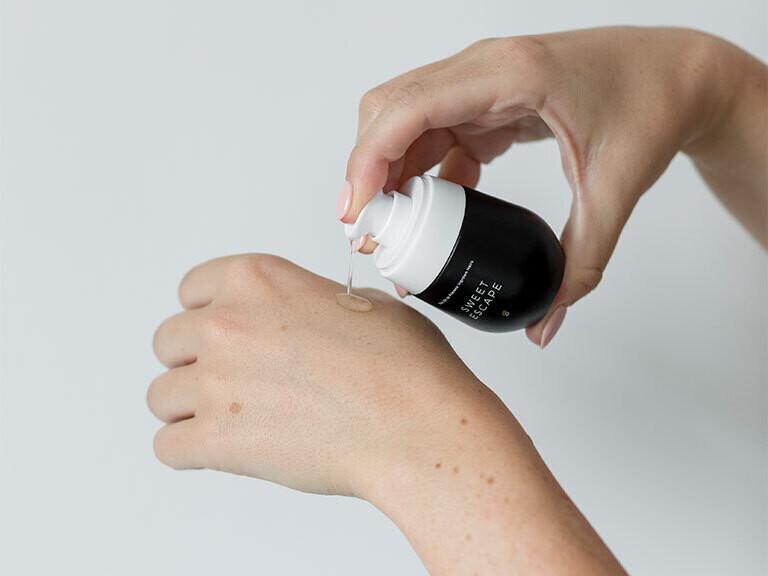 Resized Media/ BUSHBOD1061716 BUSHBALM SWEETESCAPEOIL BLACK FULL 3