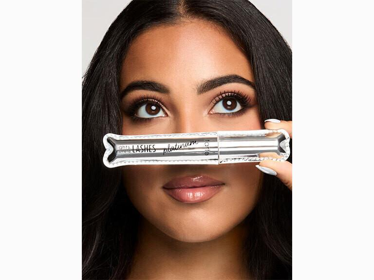 Resized Media/model3 Withproduct